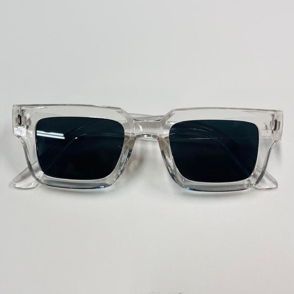 Y2k 2000s vintage style clear boxy sunglasses